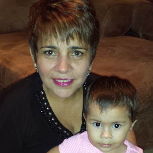 Profile Picture of Anita Noboa (@anitanoboa0820) on Poshmark