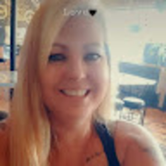 Profile Picture of Karole Prusynski (@kprusynski1414) on Poshmark