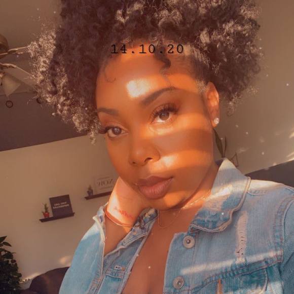 Chasity Ballenger - Poshmark Profile Picture of Chasity Ballenger (@chattychatt) on Poshmark