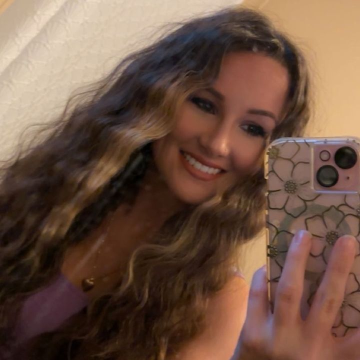 Profile Picture of Alana McDearmid (@alanamcdearmid) on Tiktok