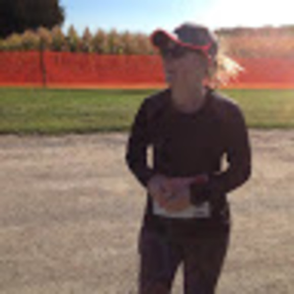 Profile Picture of Brittany Barbisan (@bbarbisan) on Poshmark