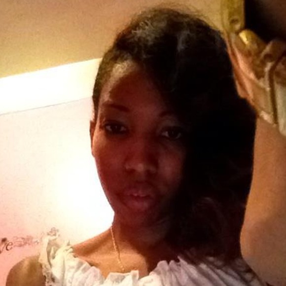 Profile Picture of Liseli Dyette (@lissy_26) on Poshmark