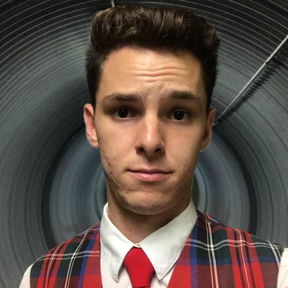 Profile Picture of Matthew Golden (@mattypi0225) on Poshmark