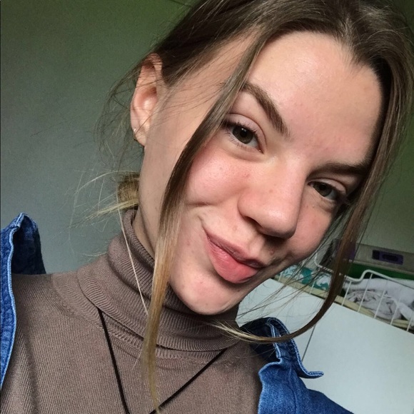 Natasha Senchuk - Poshmark Profile Picture of Natasha Senchuk (@tashsstash) on Poshmark