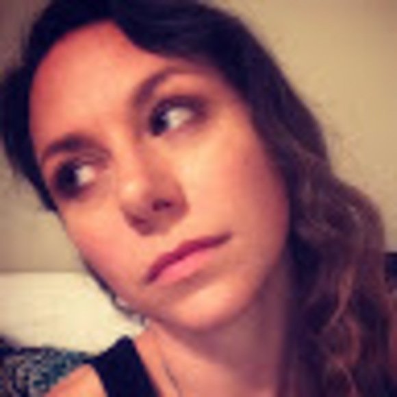 Profile Picture of Elizabeth Aeby (@lizaeby) on Poshmark