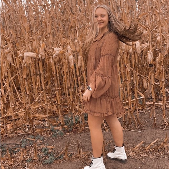 Profile Picture of Amelia Schneidermann (@aschneid9) on Poshmark