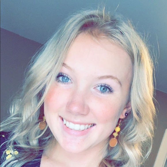 Profile Picture of Natasja Terpstra (@natasjaterp) on Poshmark