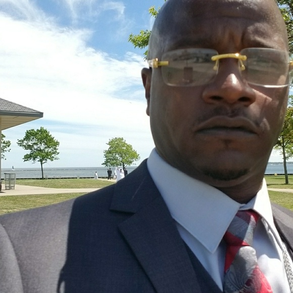 Profile Picture of Davison Stewart (@davion4532) on Poshmark