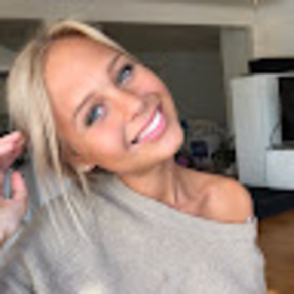 Profile Picture of Hedda Mellbye (@mellbyehedda) on Poshmark