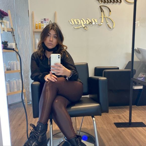 Profile Picture of Amanda Dibella (@amandadibella) on Poshmark