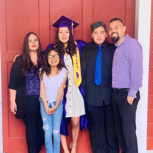 Profile Picture of Felicia Entzminger (@mrs_entzminger) on Poshmark