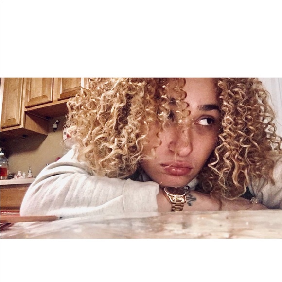 Profile Picture of Bianca Rivera (@tiananbinkyy) on Poshmark