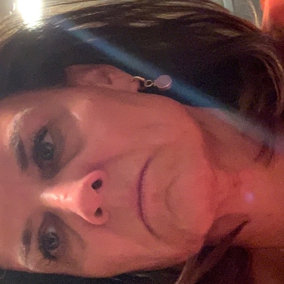 Profile Picture of Lorraine Higgins (@lorraineinnm) on Poshmark