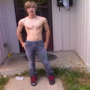 Profile Picture of Nicholas Keen (@hootersgirlsrule) on Myspace