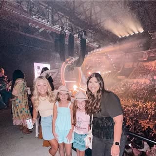 Profile Picture of Emily G Bowen (@emily.bowen) on Instagram