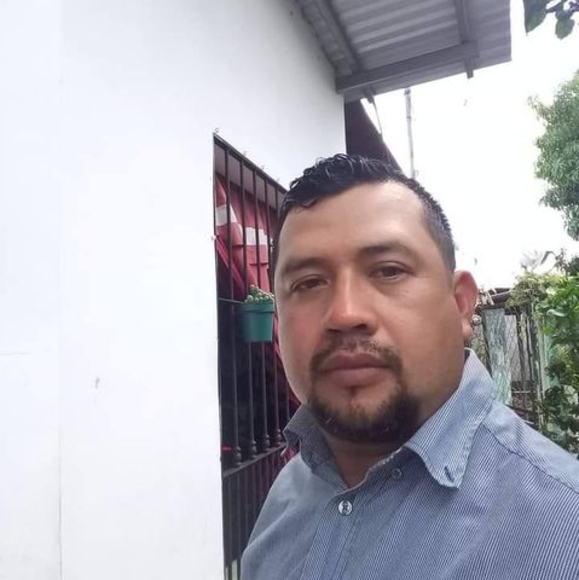 Profile Picture of Alexander Barrios (@alexanderbar992) on Poshmark