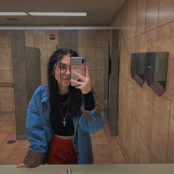 Profile Picture of Cayce Kidd (@cayce_kidd) on Poshmark