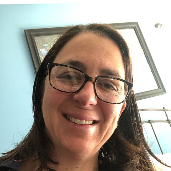 Profile Picture of Bebe Barbella (@bebebarbella) on Poshmark