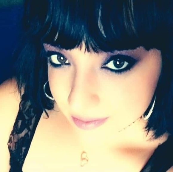 Profile Picture of Jesmina Mujovic (@jesminamujovic) on Poshmark