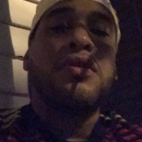 Jeffrey Crespo - Poshmark Profile Picture of Jeffrey Crespo (@jeffreycrespo27) on Poshmark