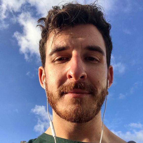 Profile Picture of Julian Gordon (@juliangordon) on Poshmark