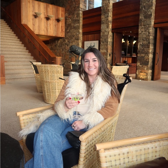 Profile Picture of Kiley Adams (@kileyadams2) on Poshmark