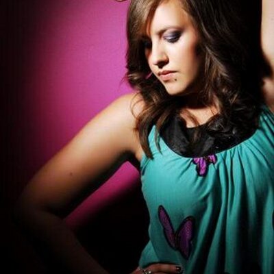 Profile Picture of Chloe Rees (@chloerees89) on Twitter
