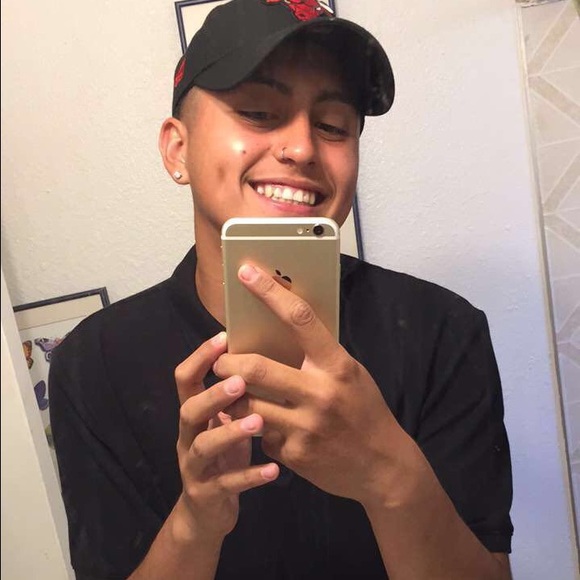 Profile Picture of Cesar Naranjo (@cesar4965) on Poshmark