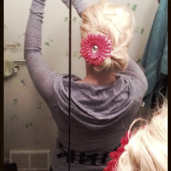 Chelesea R - Poshmark Profile Picture of Chelesea R (@chichis_closet) on Poshmark