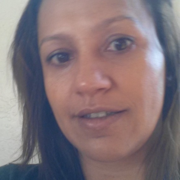 Profile Picture of Fabiola Souza (@fabiola_souza) on Poshmark