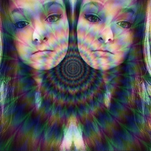 Profile Picture of Tori Dunn (@okayitstori) on Poshmark