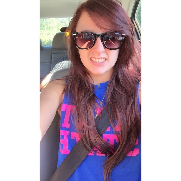 Profile Picture of Megan Potts (@meganman94) on Poshmark