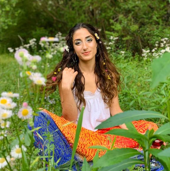 Lara Matalka - Poshmark Profile Picture of Lara Matalka (@foreverlara) on Poshmark