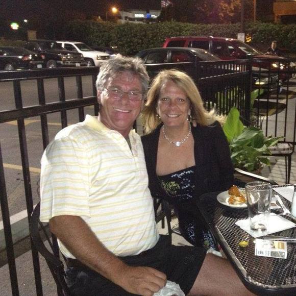 Profile Picture of Pam Martin (@findfun28) on Poshmark