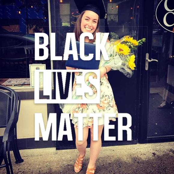 Profile Picture of Alicia Contelmo (@acontelmo) on Poshmark