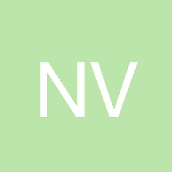 Profile Picture of Notwe Veling (@graceveling) on Poshmark