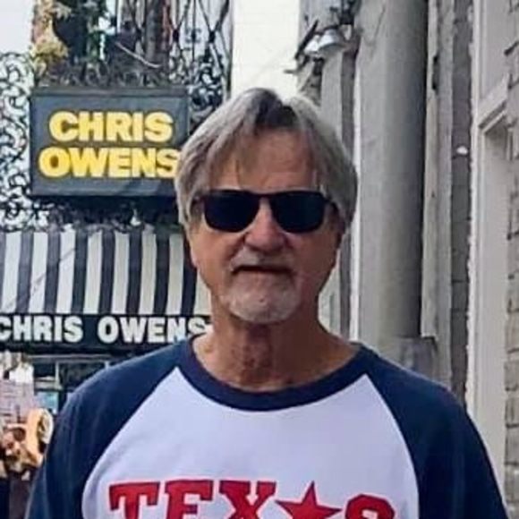 Profile Picture of Craig Coons (@craig_coons) on Poshmark