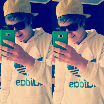 Profile Picture of Robin Brock (@ThirdAugust0308) on Twitter