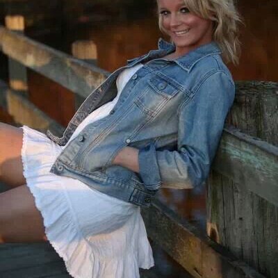 Profile Picture of Ashlee Joelle Hudson (@Ashleejoelle00) on Twitter