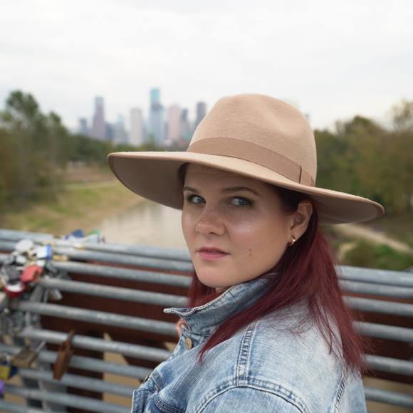 Profile Picture of Elyse Totka (@elysetotka) on Poshmark