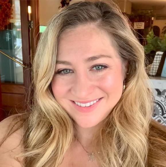 Profile Picture of Jaclyn Weinrib (@jax03170) on Poshmark