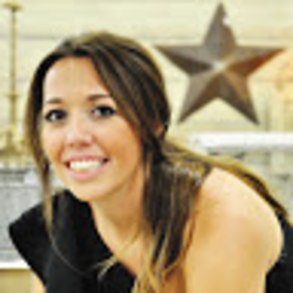 Profile Picture of Lauren Speelman (@laurenspeelm688) on Poshmark