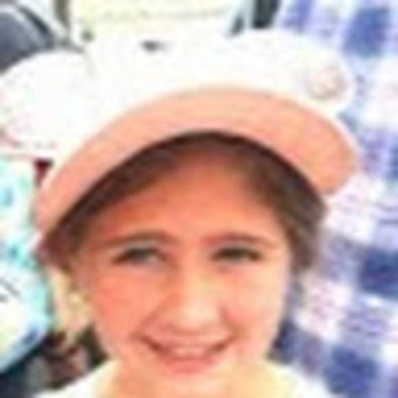 Profile Picture of Phoebe Pizzola (@bbpizzola) on Poshmark