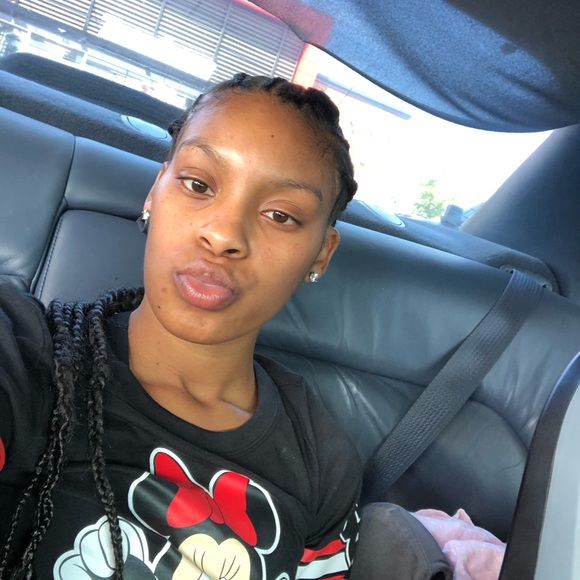 Profile Picture of Demecca Morris (@demecca11) on Poshmark
