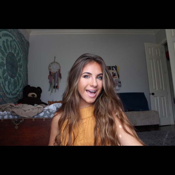 Profile Picture of Brennan Averette (@brennanaverette) on Poshmark