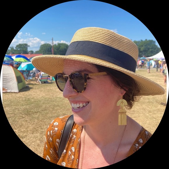 Profile Picture of Maddy Benjamin (@mvbenj) on Poshmark