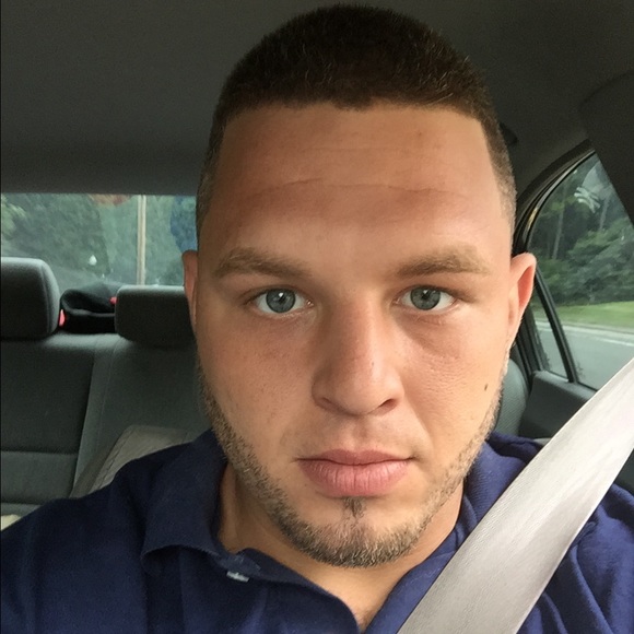 Profile Picture of Steven Velardi (@gnts4sb) on Poshmark