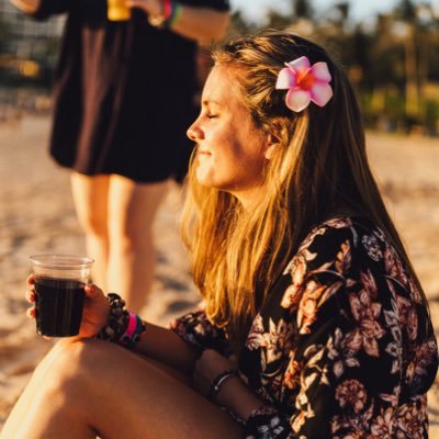 Profile Picture of Julia Cushing (@julia_cush) on Twitter