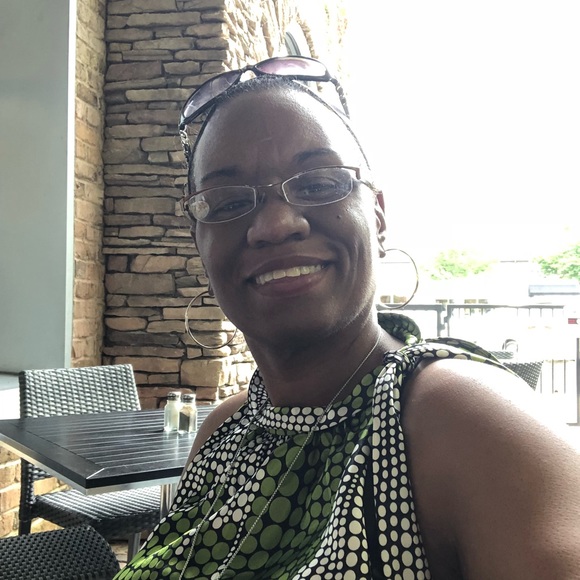 Profile Picture of Art Davis (@artchell) on Poshmark