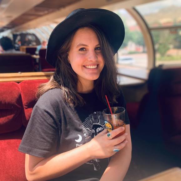 Hannah Sertich - Poshmark Profile Picture of Hannah Sertich (@hsertich) on Poshmark